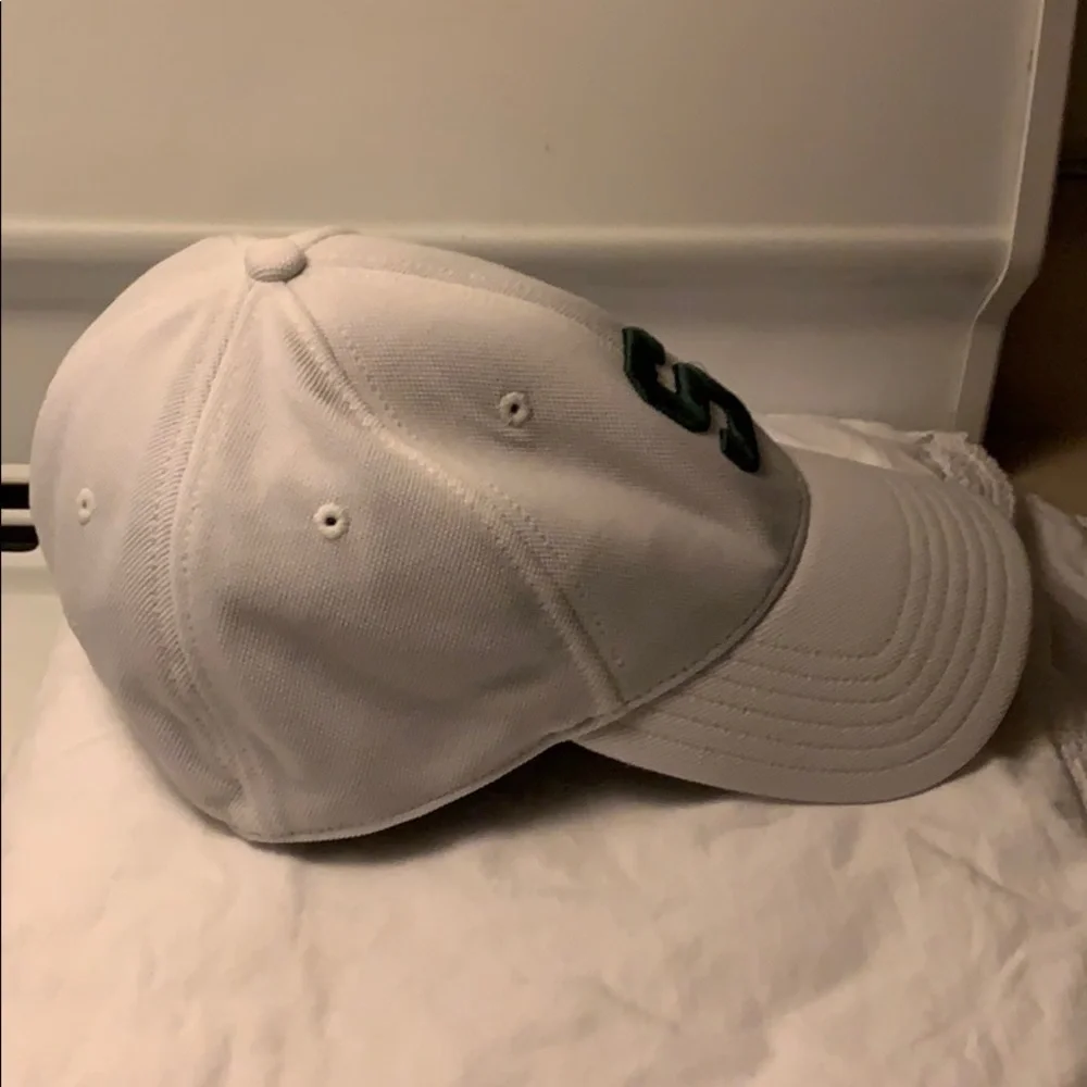 Cap Pre Owned xL